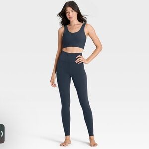 SET! Women’s Sport Bra/Leggings Everyday Soft Ultra High Rise Activewear Set.